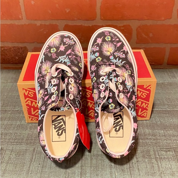 vans - Picture 5 of 8